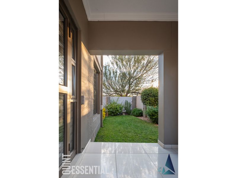 KLEIN WINDHOEK TOWNHOUSE - 28,000/m (Excl.W&E) - Photo 4