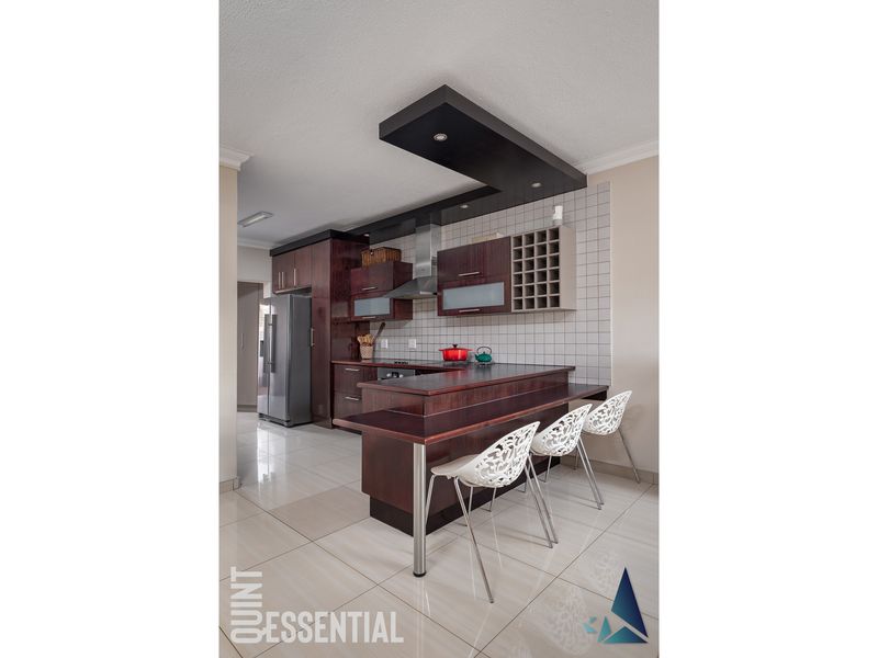KLEIN WINDHOEK TOWNHOUSE - 28,000/m (Excl.W&E) - Photo 3