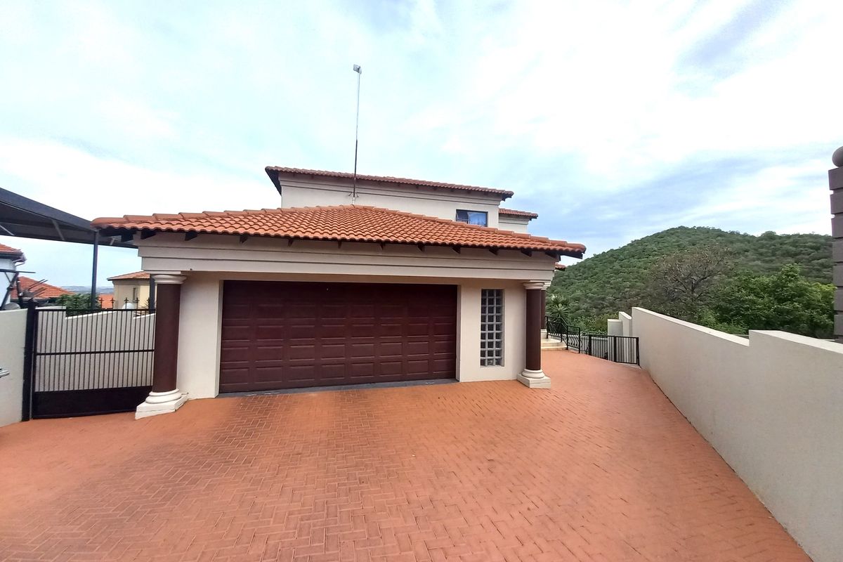 An Exceptional Executive Residence in Rockliff Estate, Cashan - Photo 3