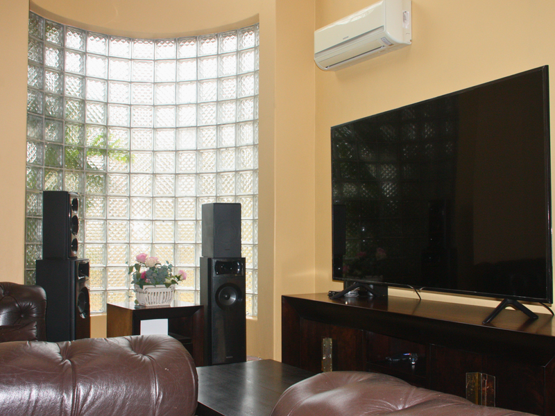 Stunning 5 Bed Family Home With A Blend Of Style And Functionality - Photo 9