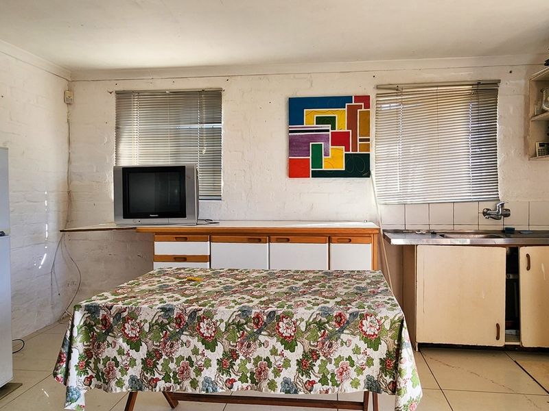 Nestled Wonderfully in Struisbaai-North! - Photo 5