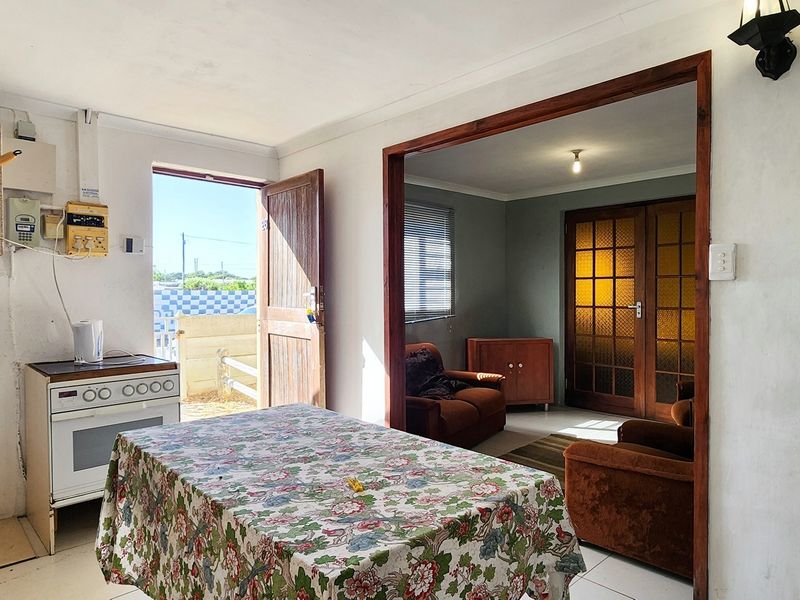 Nestled Wonderfully in Struisbaai-North! - Photo 6