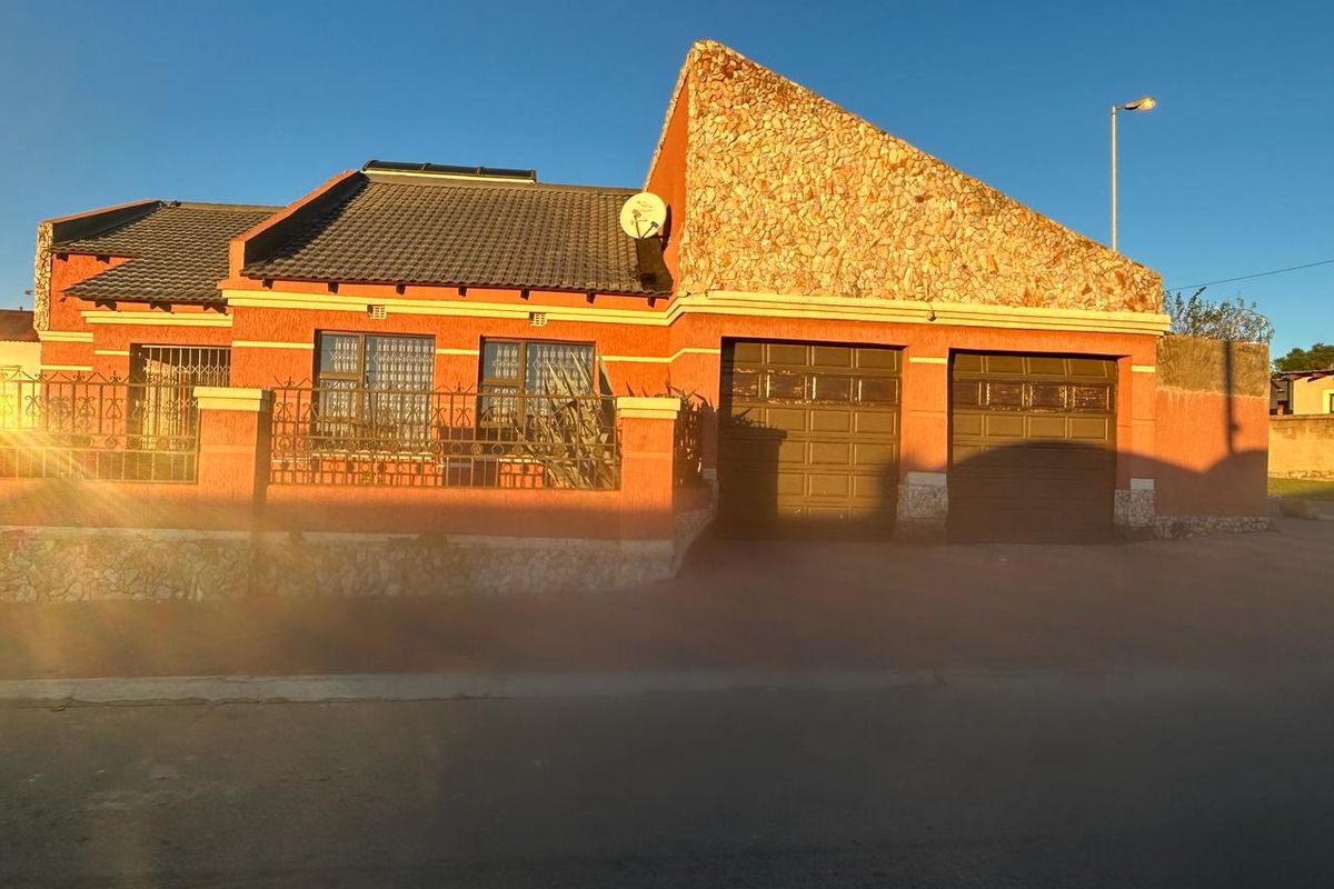 FantastIc Loadshedding free property in the heart of Soweto - Photo 2