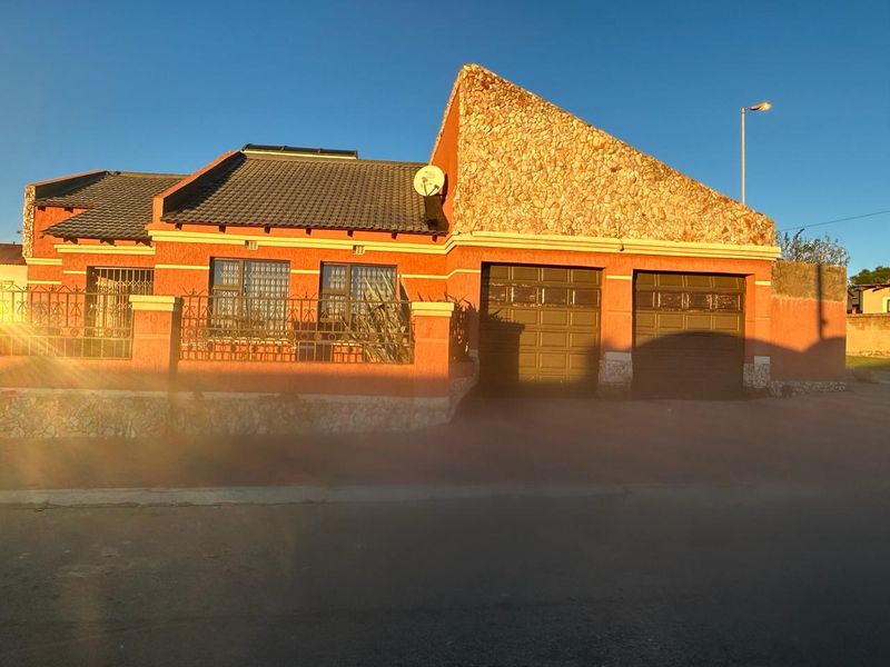 FantastIc Loadshedding free property in the heart of Soweto - Photo 2