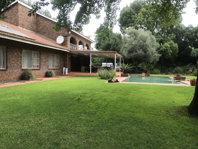 Expansive Home with Offices and Endless Possibilities—A Must-See! - Photo 1