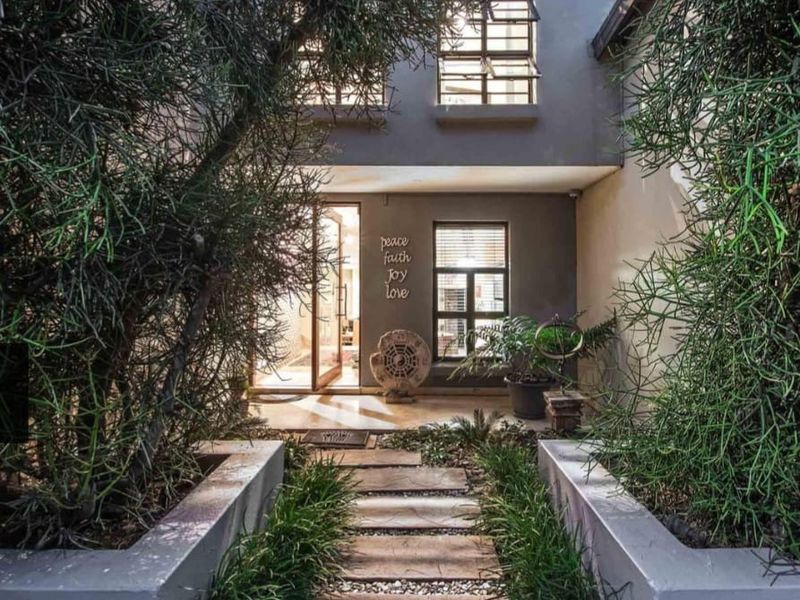 5-Bedroom House for Sale in Waterkloof Golf Estate - Pure Prestige & Exclusivity - Photo 5