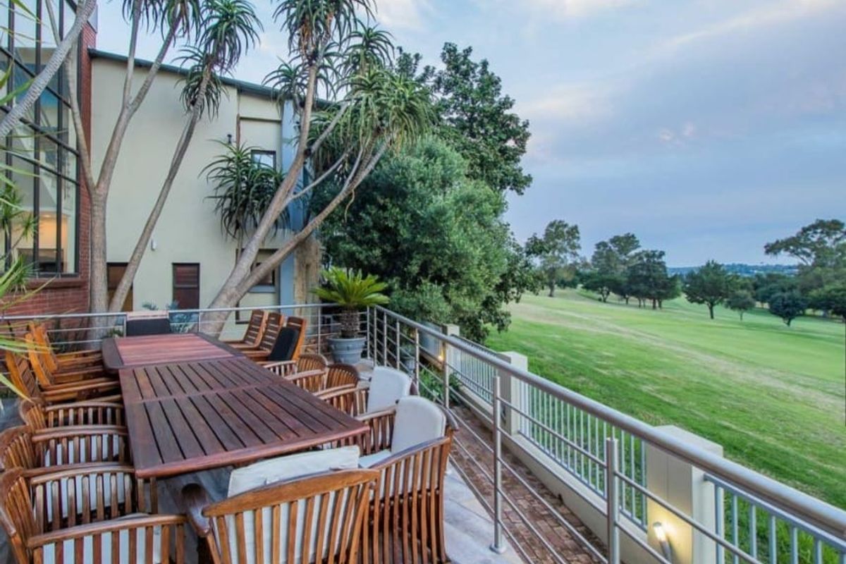 5-Bedroom House for Sale in Waterkloof Golf Estate - Pure Prestige & Exclusivity - Photo 3