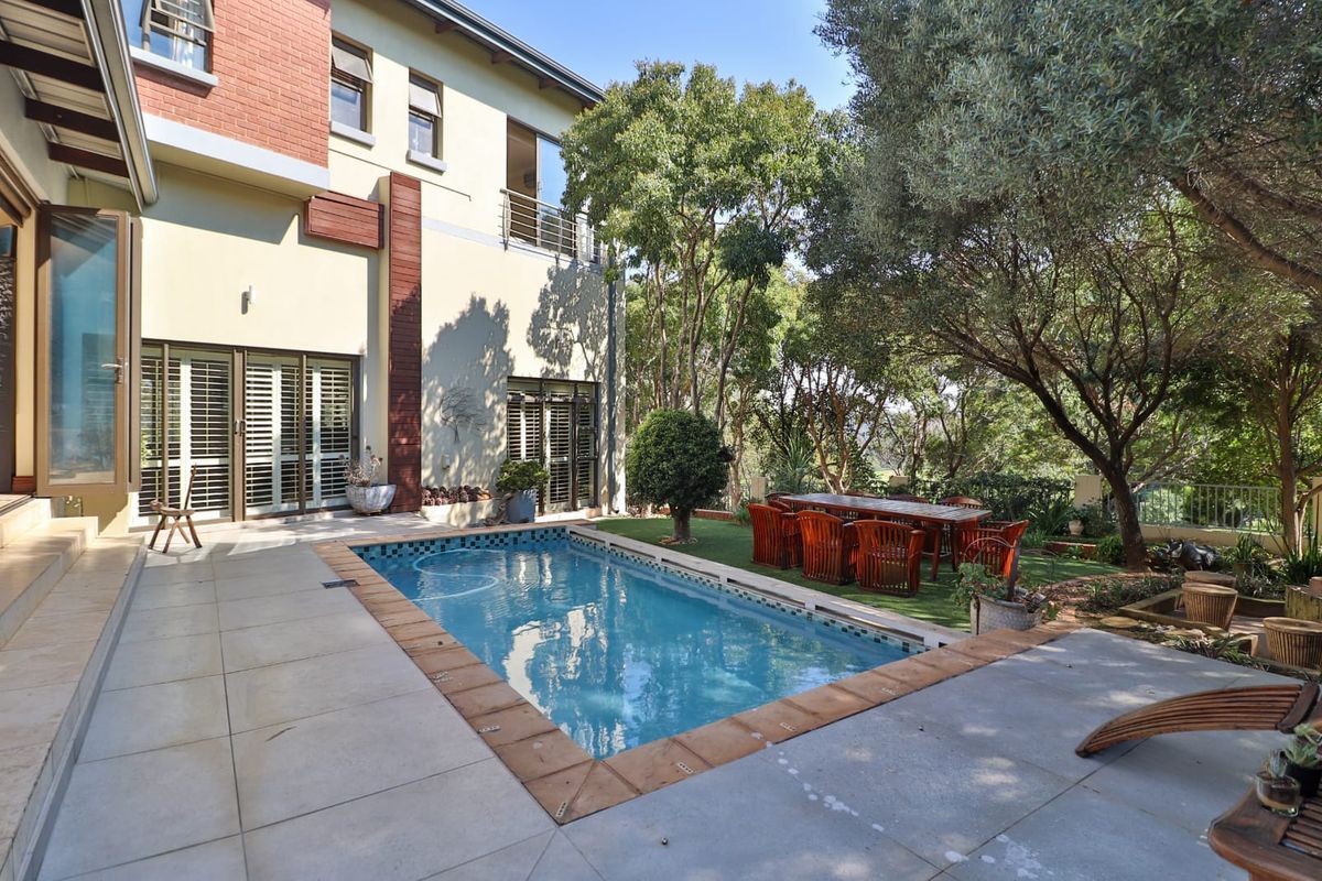 5-Bedroom House for Sale in Waterkloof Golf Estate - Pure Prestige & Exclusivity - Photo 2