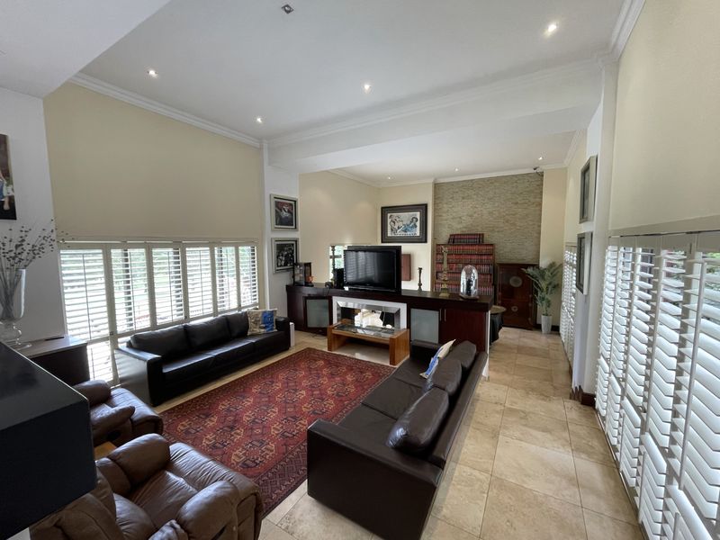 5-Bedroom House for Sale in Waterkloof Golf Estate - Pure Prestige & Exclusivity - Photo 8
