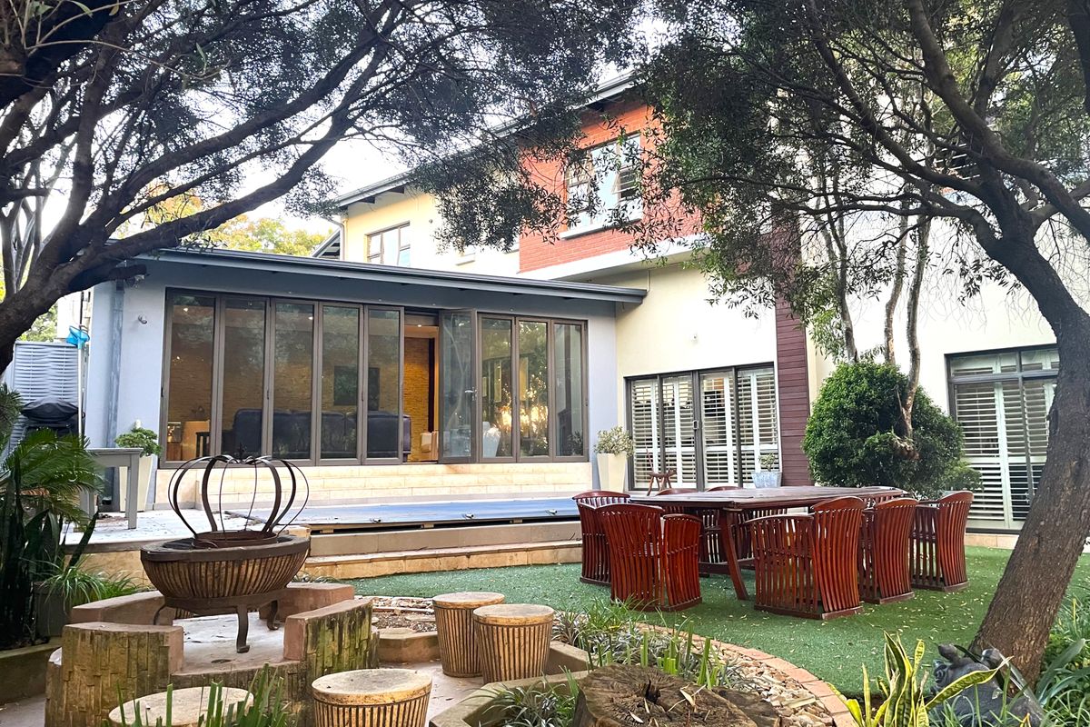 5-Bedroom House for Sale in Waterkloof Golf Estate - Pure Prestige & Exclusivity - Photo 4