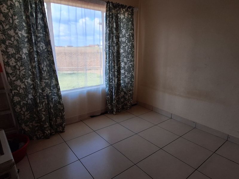 SIMPLE AND AFFORDABLE 2 BEDROOM TOWNHOUSE AVAILABLE FOR SALE IN REYNO RIDGE. - Photo 10