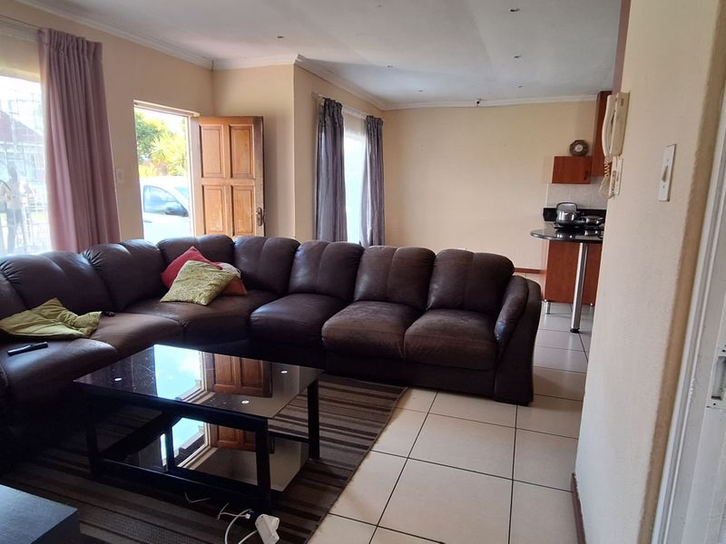 SIMPLE AND AFFORDABLE 2 BEDROOM TOWNHOUSE AVAILABLE FOR SALE IN REYNO RIDGE. - Photo 6