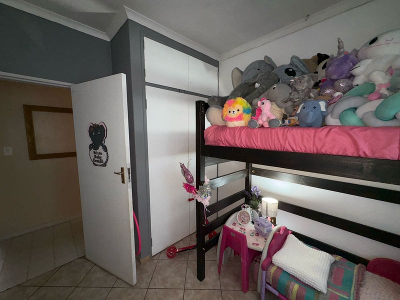Unlock Your Investment Potential: Two Houses, Two Flatlets, Four Incomes - One Property! - Photo 7