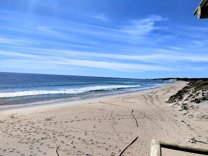 Rare opportunity to own 1.78ha Beach Front land, offering endless possibilities for development. - Photo 6