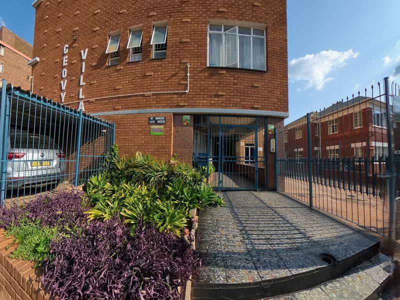 High Yield Bachelor Flat In Prime Location - Photo 9