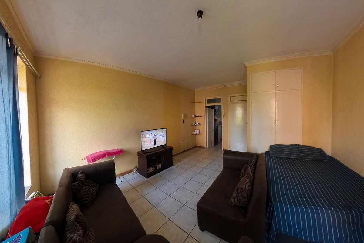 High Yield Bachelor Flat In Prime Location - Photo 3
