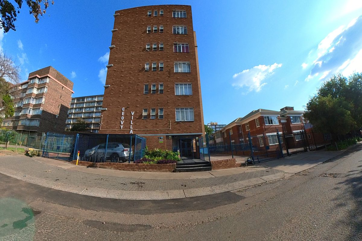 High Yield Bachelor Flat In Prime Location - Photo 2