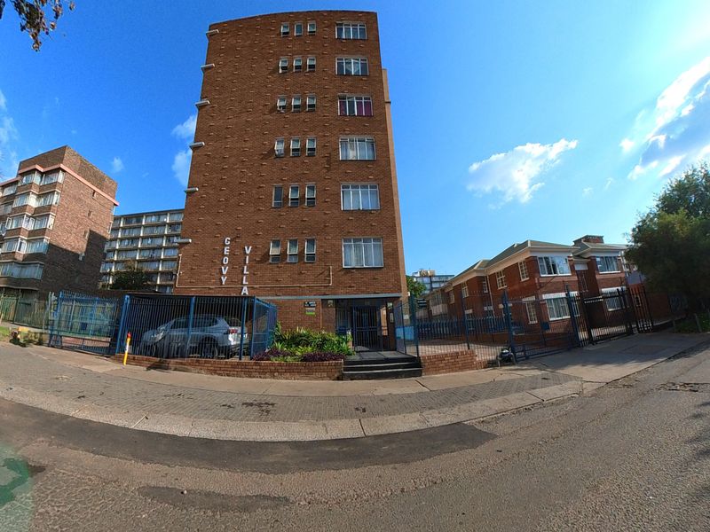 High Yield Bachelor Flat In Prime Location - Photo 2