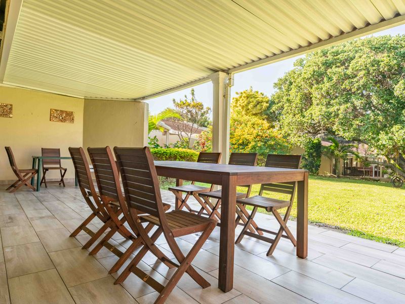 Bird and beach life come together - Photo 3