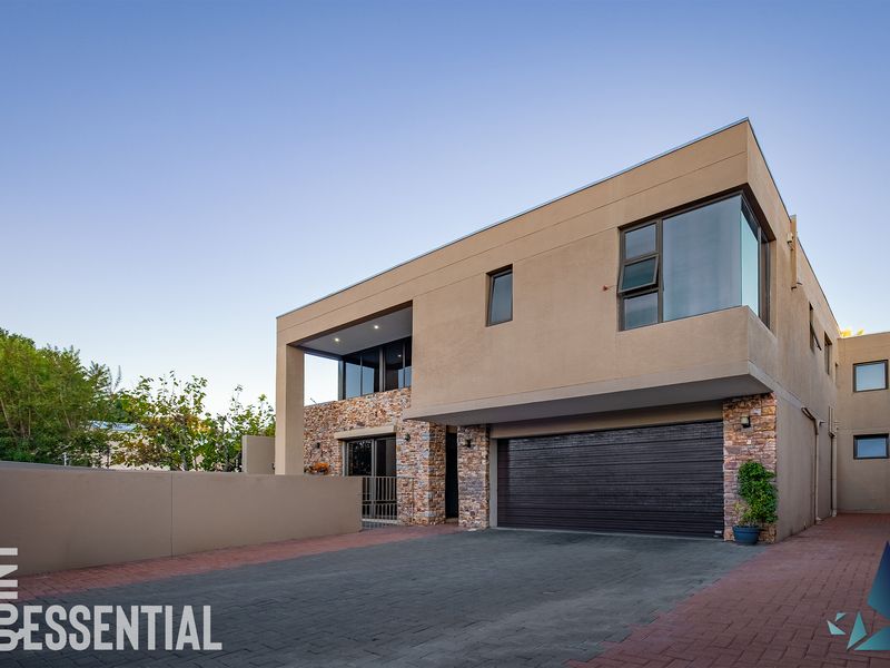 KLEIN WINDHOEK - 7,750,000 - Photo 1