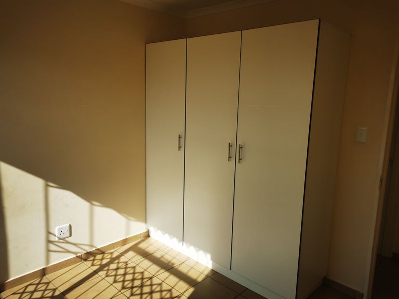 Three Bedroom House To Rent - Photo 7