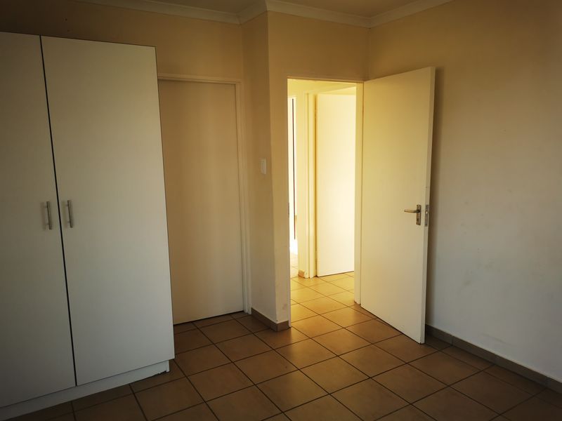 Three Bedroom House To Rent - Photo 9