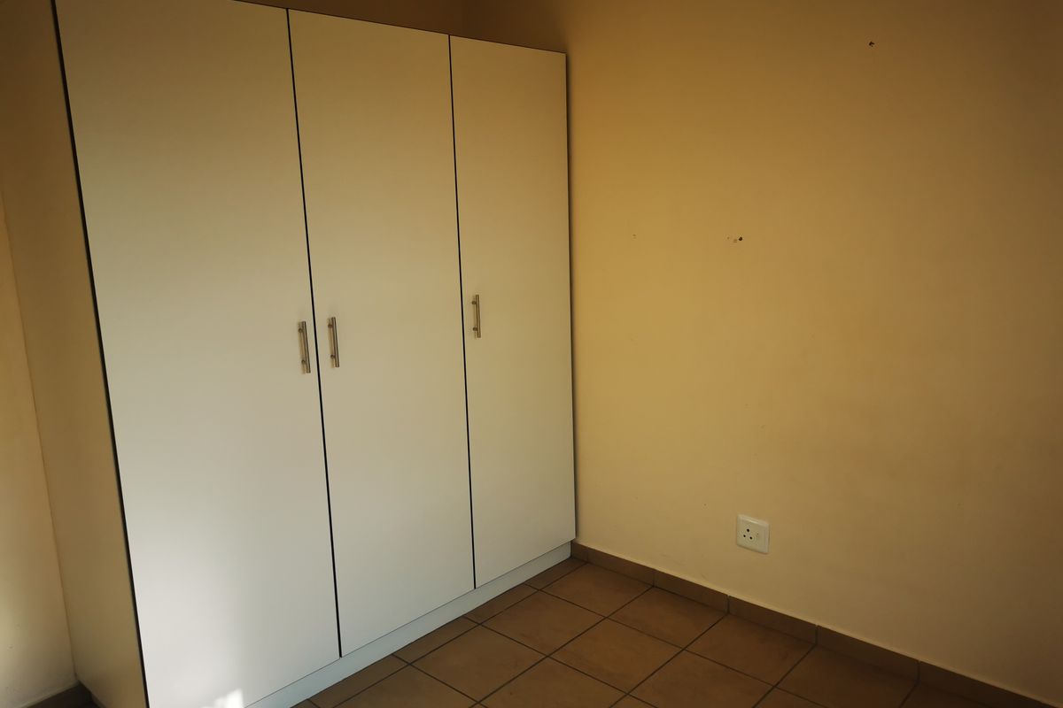 Three Bedroom House To Rent - Photo 5