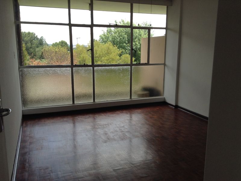 2 bedroom unit in sought after Lake Point - Photo 8