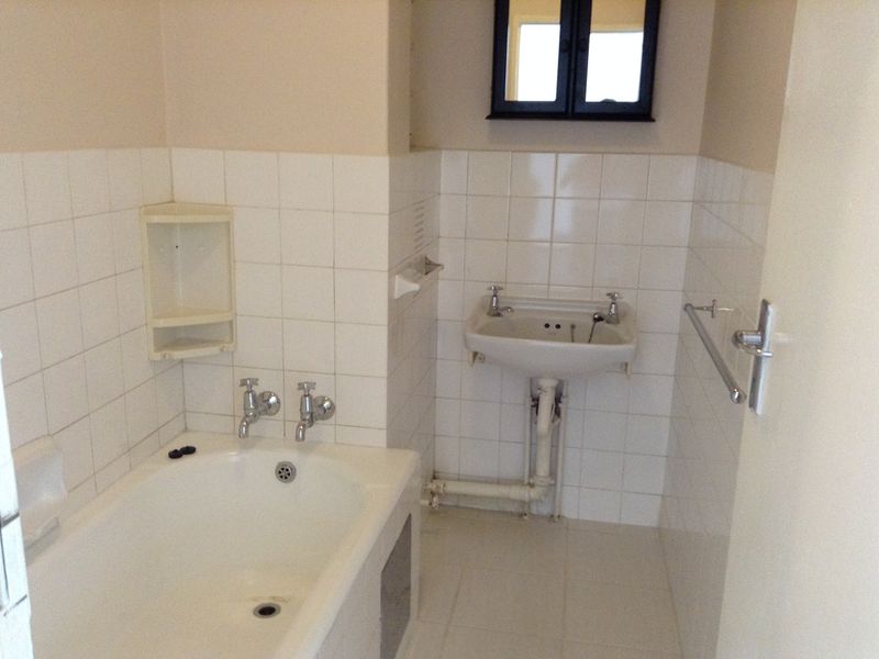 2 bedroom unit in sought after Lake Point - Photo 6