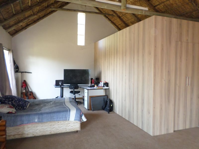 Charming 4-bedroom Small Holding in Ventersdorp - Photo 9