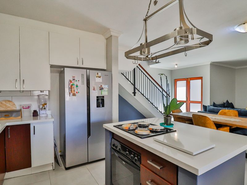 Stunning family home, perfect for entertaining! - Photo 2