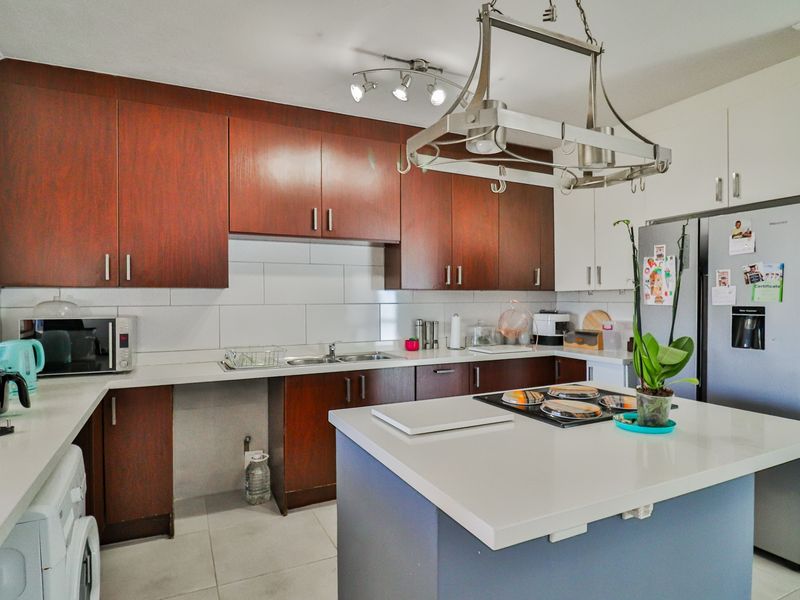 Stunning family home, perfect for entertaining! - Photo 3