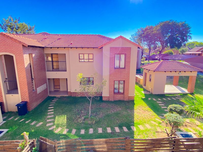 2 Bed and 1 bath cozy first floor apartment - Photo 2