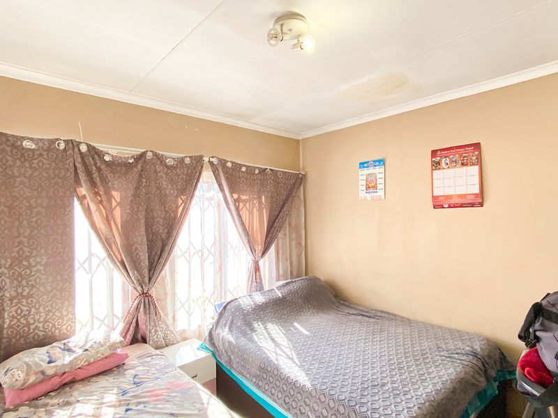 2 Bed and 1 bath cozy first floor apartment - Photo 10