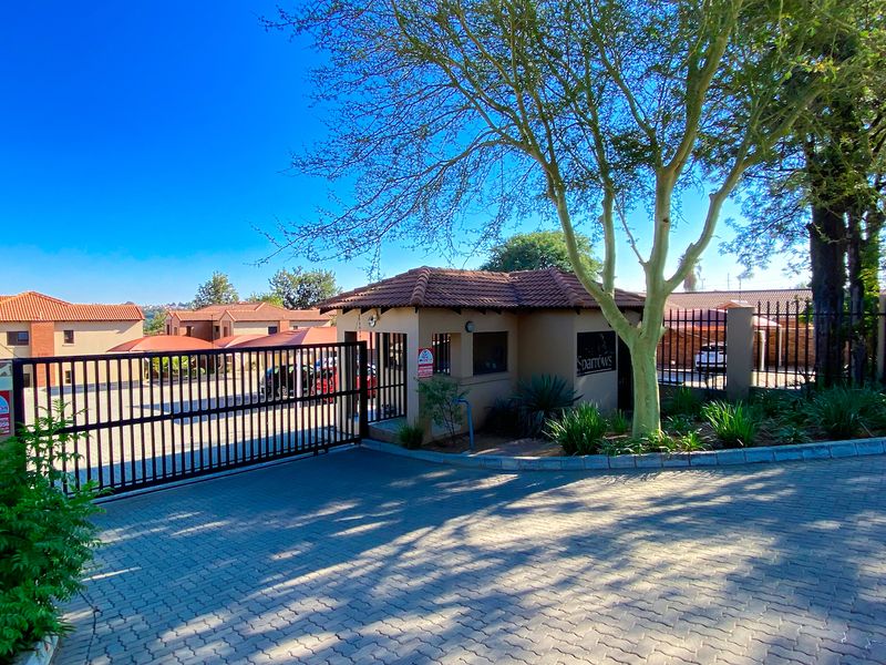 2 Bed and 1 bath cozy first floor apartment - Photo 3