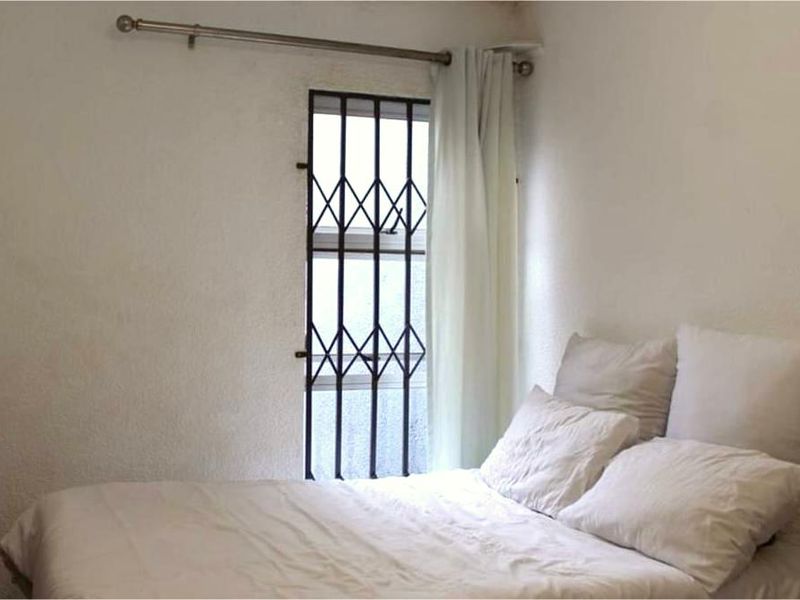 Neat Two Bedroom Apartment - Photo 5