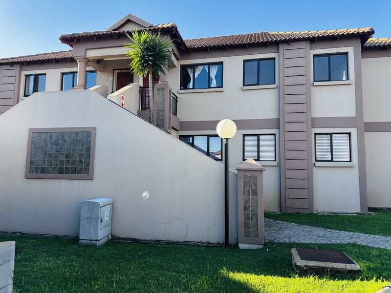 Ideal Investment or Starter Home in Secure Helderwyk Estate – Transfer Costs Included - Photo 2