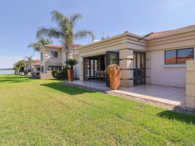 Stunning Single level unit for sale in Vaal Marina. - Photo 2