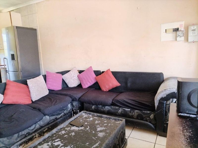 CHARMING FIXER-UPPER WITH GREAT POTENTIAL AT EAST END FOR SALE - Photo 6