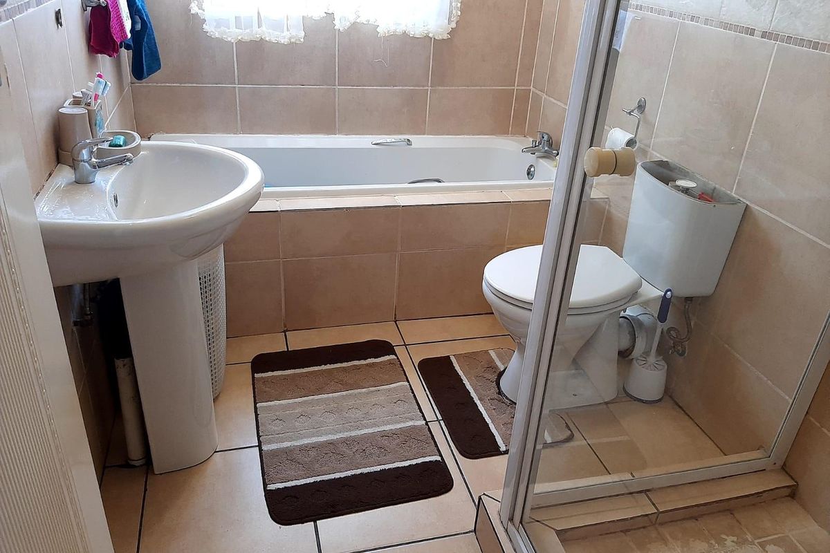 Evander – Excellent Value 2-Bedroom Flat - Photo 2