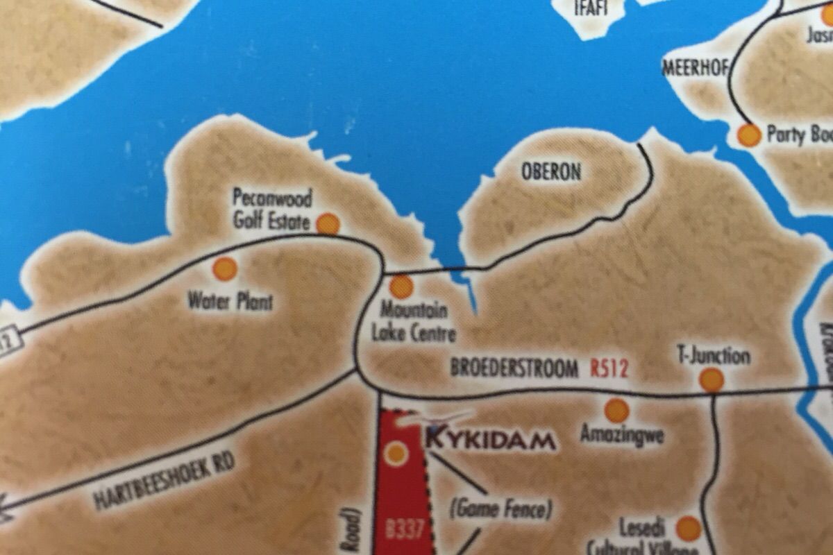 NESTLED IN NATURE - Photo 4