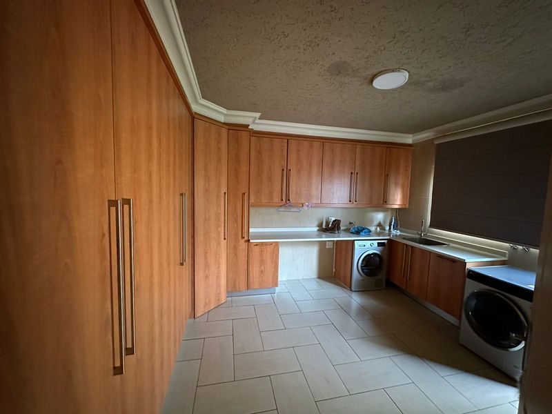 NESTLED IN NATURE - Photo 10