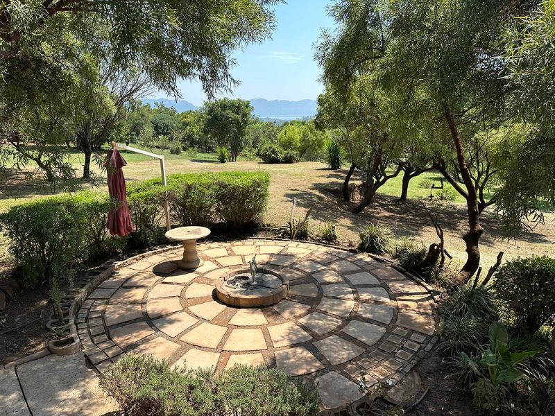 NESTLED IN NATURE - Photo 3