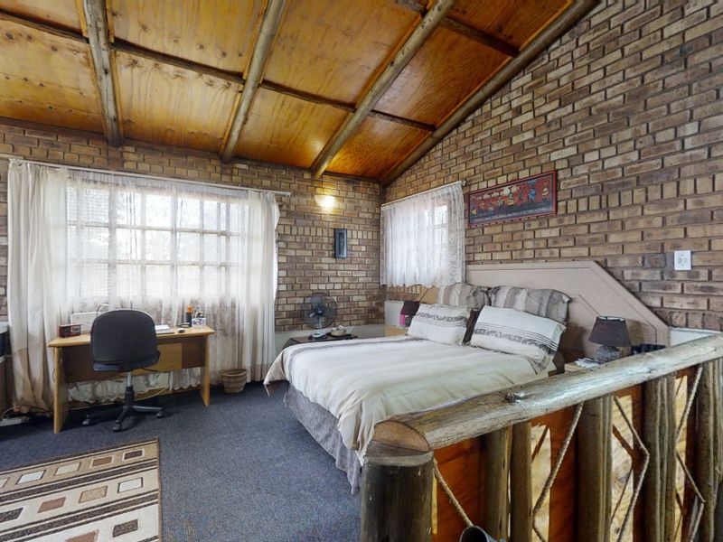 Calling all bond free *Investors*. Those buyers that have money without the need of a full bond. - Photo 4