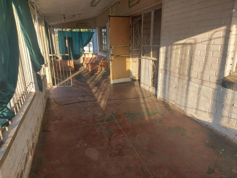 SPECIAL FEATURES OF THIS COMMERCIAL PROPERTY - Photo 5