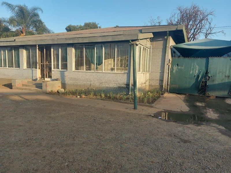 SPECIAL FEATURES OF THIS COMMERCIAL PROPERTY - Photo 7