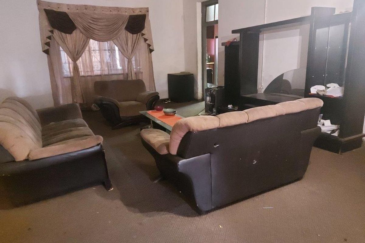 SPECIAL FEATURES OF THIS COMMERCIAL PROPERTY - Photo 3