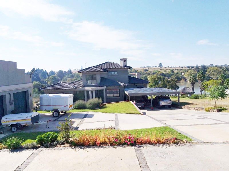 Grandstand Waterfront Gem with magnificent all-embracing Vaal River/Vaal Dam Wall views. - Photo 3