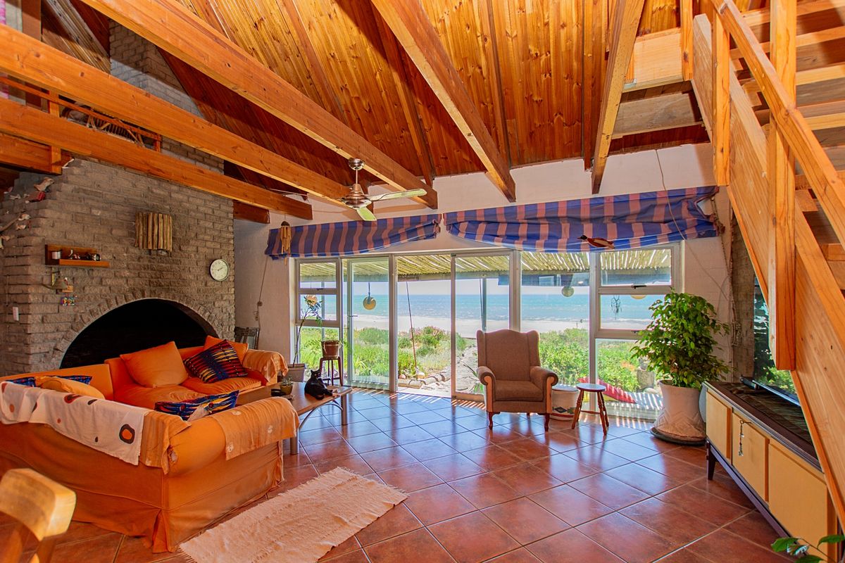 Beach Front home to Rent in Duyker Eiland - St Helena Bay - Photo 3