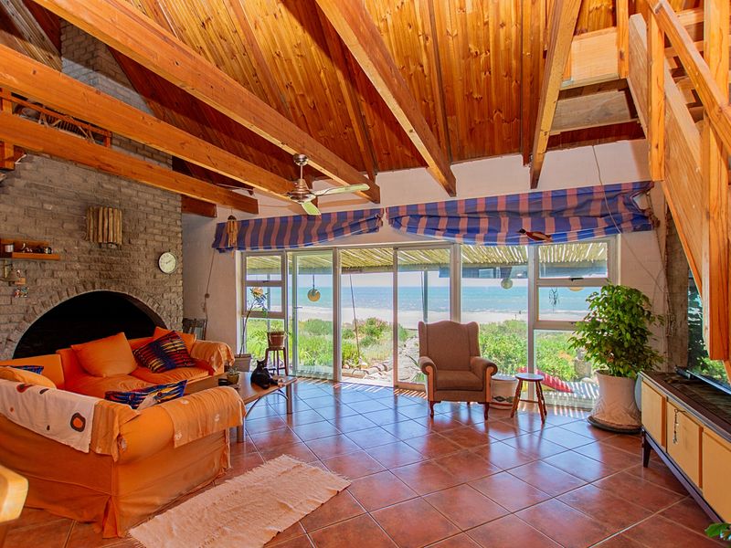 Beach Front home to Rent in Duyker Eiland - St Helena Bay - Photo 3